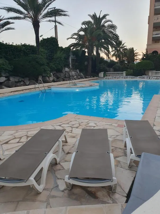 Appartement En Bord De Mer Cannes 0*,  Francia